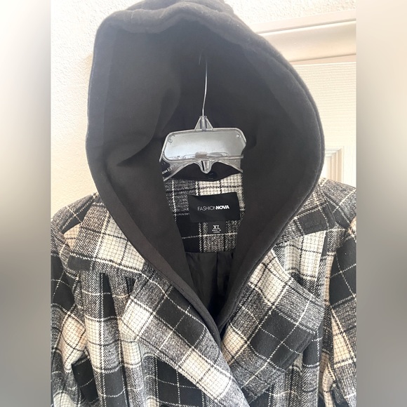 FASHION NOVA 🖤💖🤍PLAID BUTTON FRONT PEACOAT-WITH SASH & DETACHABLE HOODIE-XL - Picture 3 of 16